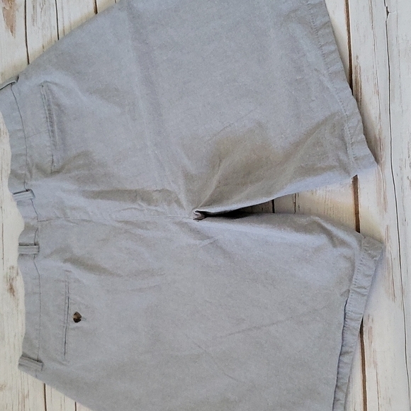 Old Navy Gray Ultimate Slim Built-In Flex Flat Front shorts with 9.75" inseam - Picture 3 of 9